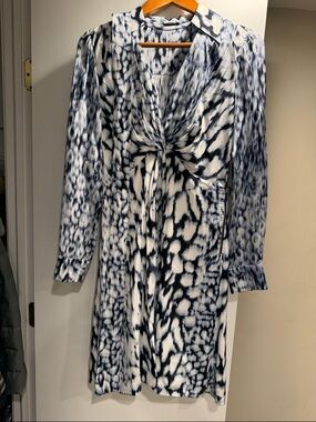 Elie Tahari Blue and White Abstract Print Long-Sleeve Dress